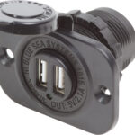 „Blue Sea Systems“ 12 V nuolatinės srovės lizdas su dviguba USB išvestimi, 5 V 2,1 A