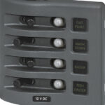 „Blue Sea Systems“ skydelis WD 12VDC CLB 4POS pilkas