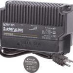 „Blue Sea Systems“ įkroviklis „Batterielink“ 12 VDC 20 A 2 bankų