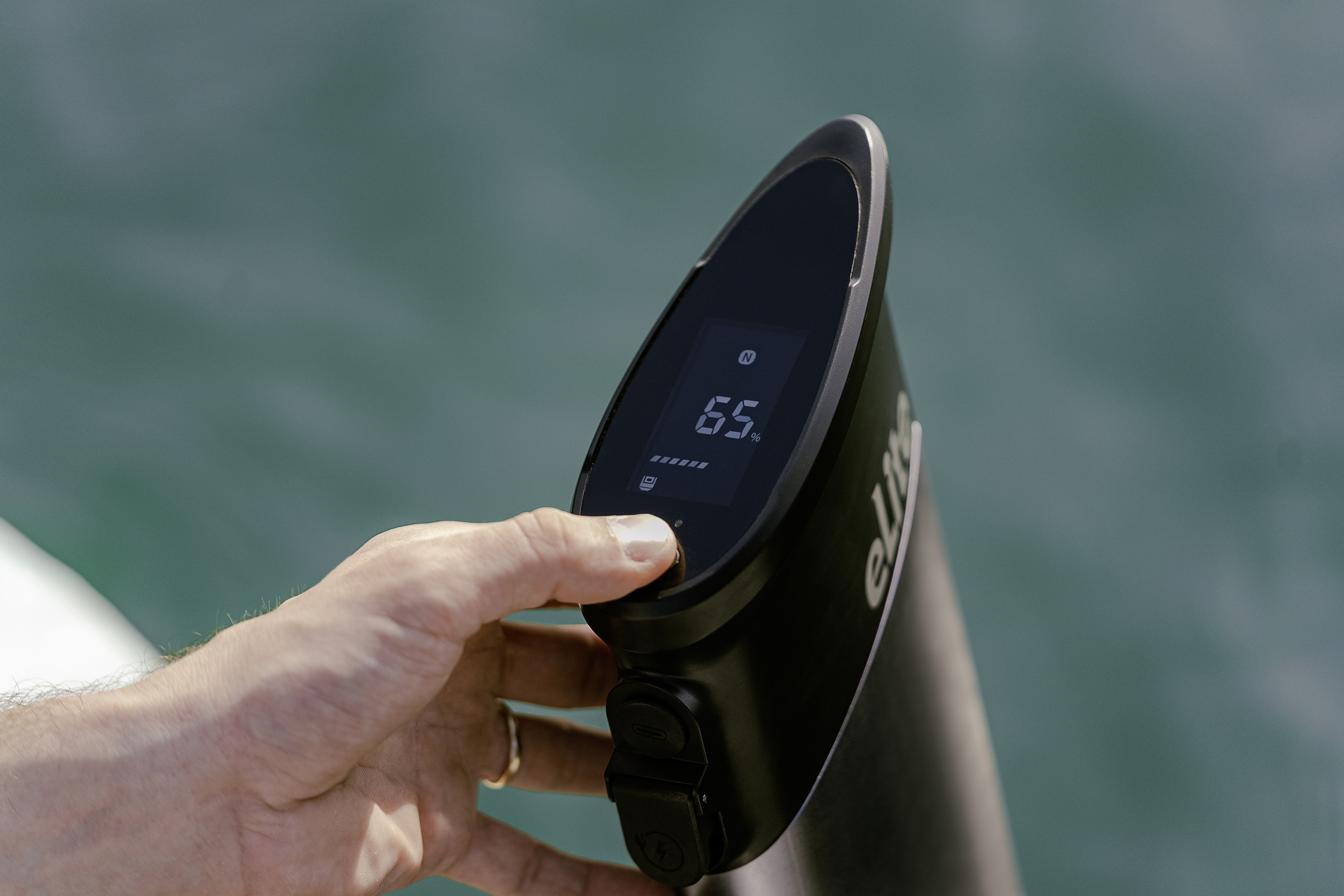eLite Electric Outboard Motor (bag included) - Image 7